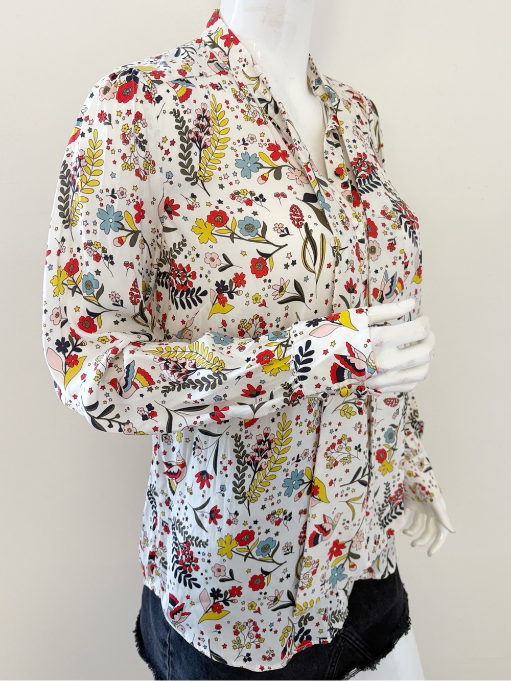 Boden Thelma Tie Neck White Floral & Bird Multicolor Print Long-Sleeve Blouse - Picture 3 of 7